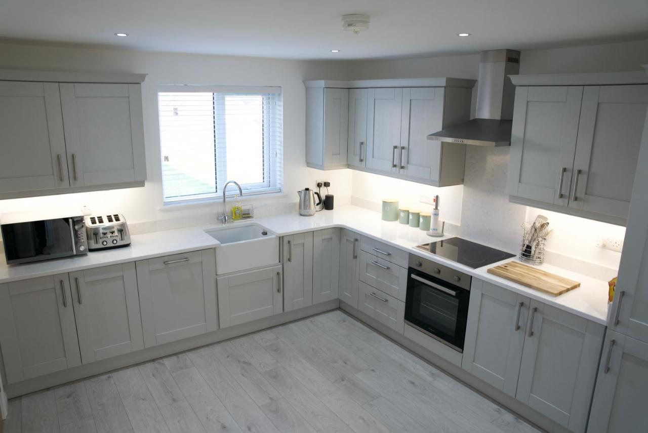 Modern 3 Bedroom Coastal Home Newry Buitenkant foto