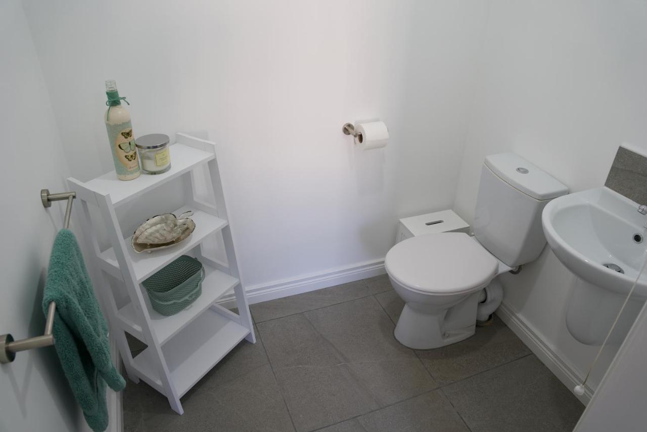 Modern 3 Bedroom Coastal Home Newry Buitenkant foto