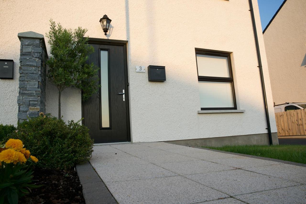 Modern 3 Bedroom Coastal Home Newry Buitenkant foto